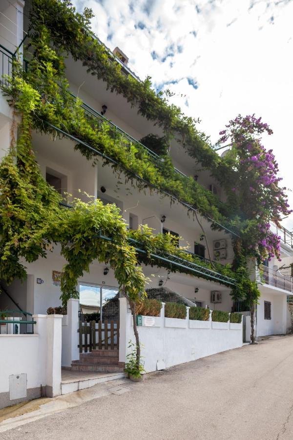 Apartments Leut 80M From The Sea 伯德古拉 外观 照片