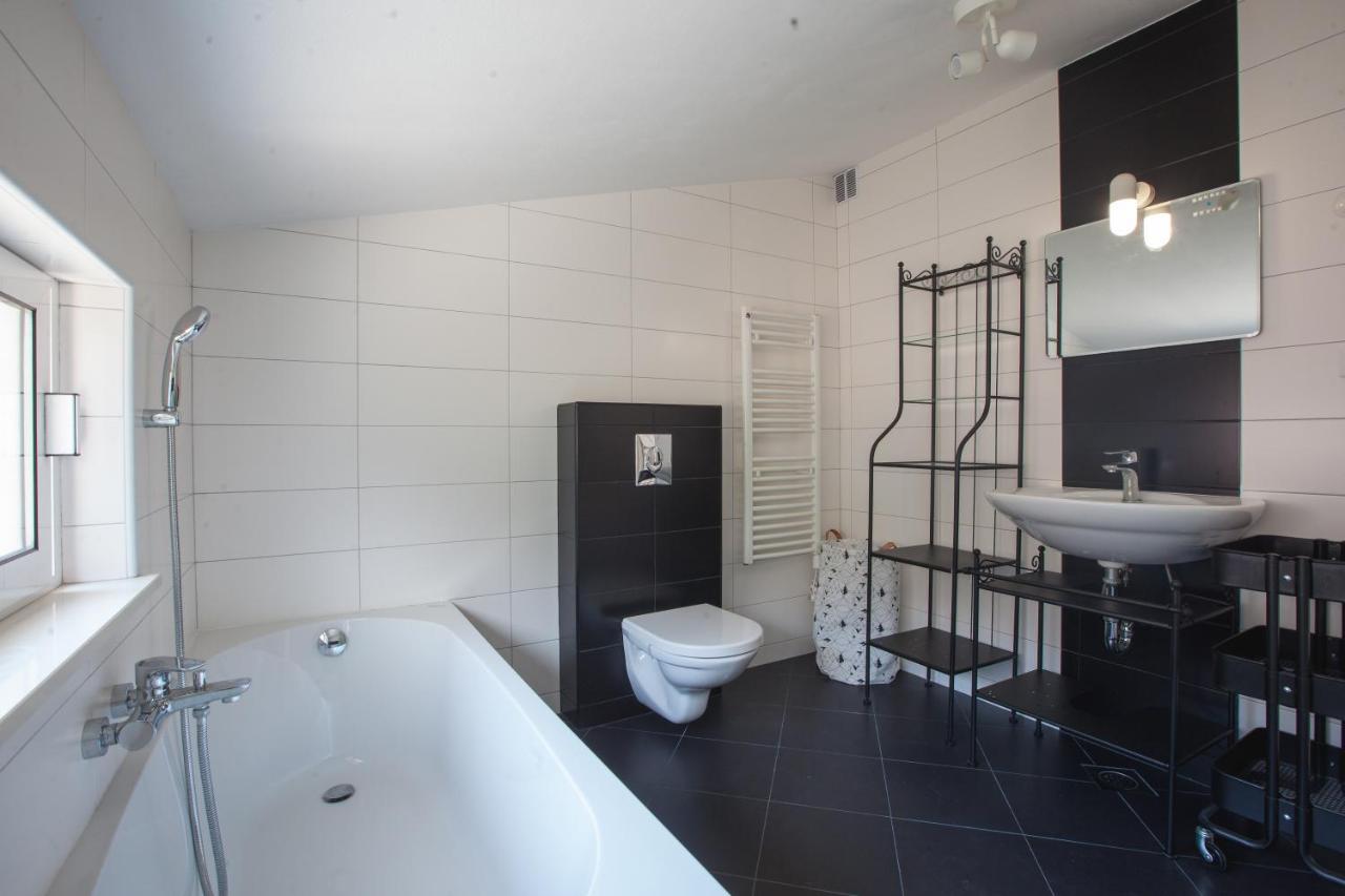 Apartments Leut 80M From The Sea 伯德古拉 客房 照片