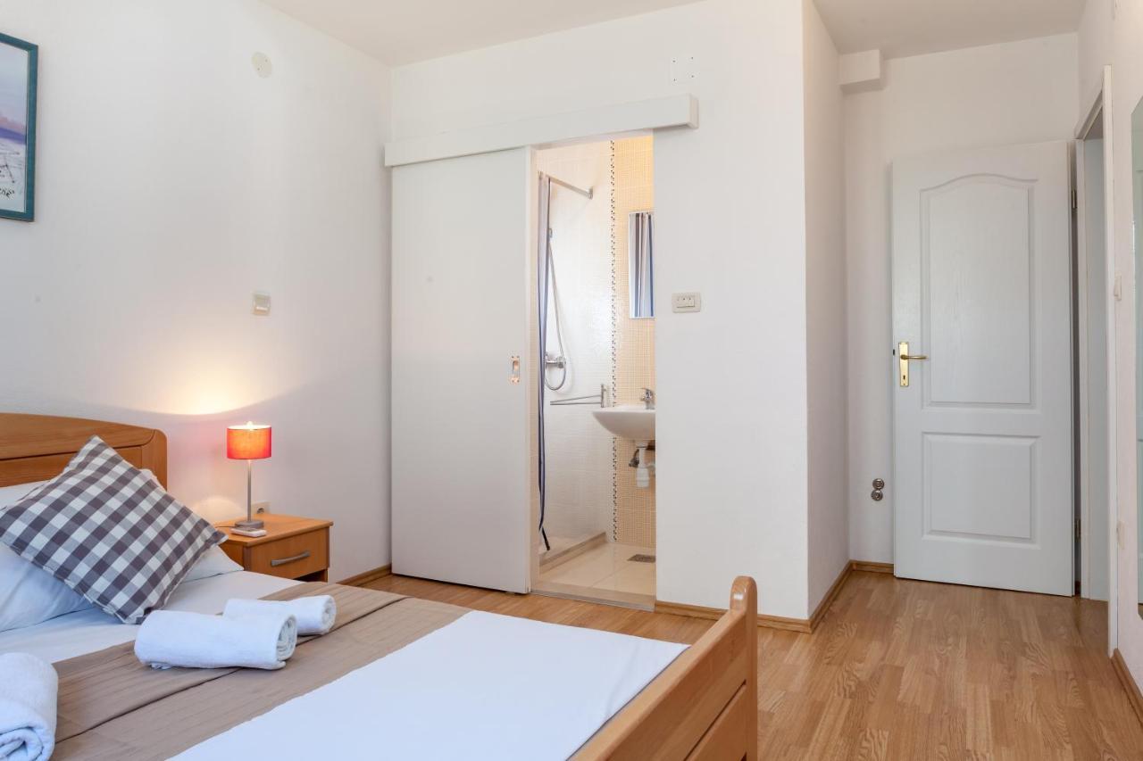 Apartments Leut 80M From The Sea 伯德古拉 客房 照片