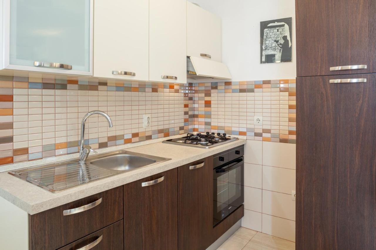 Apartments Leut 80M From The Sea 伯德古拉 客房 照片