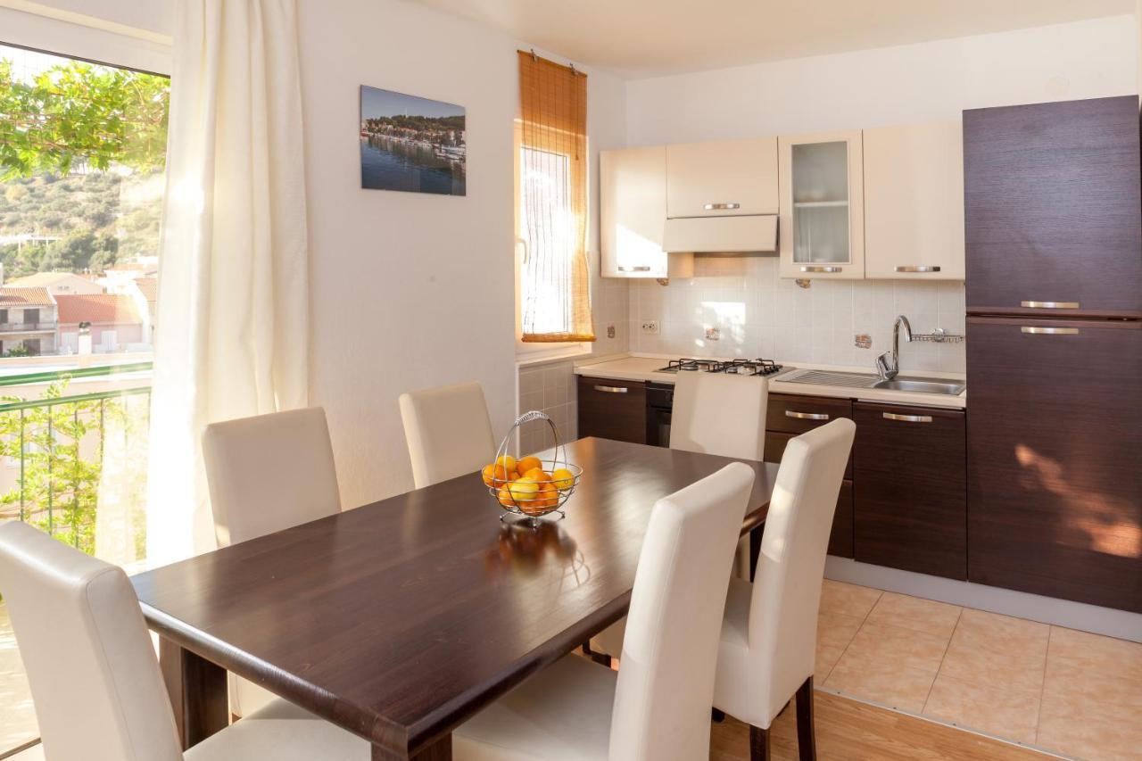 Apartments Leut 80M From The Sea 伯德古拉 客房 照片