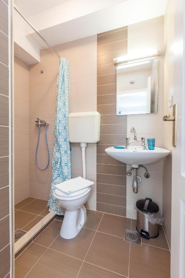 Apartments Leut 80M From The Sea 伯德古拉 客房 照片