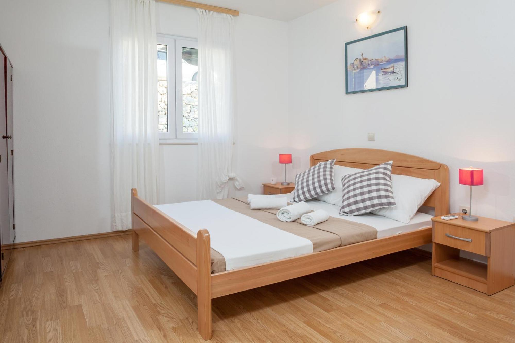 Apartments Leut 80M From The Sea 伯德古拉 客房 照片
