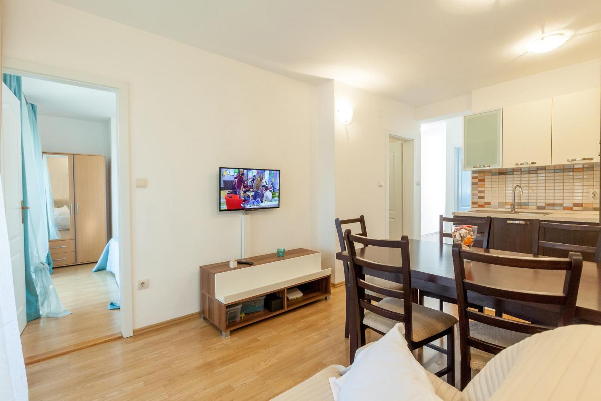 Apartments Leut 80M From The Sea 伯德古拉 客房 照片