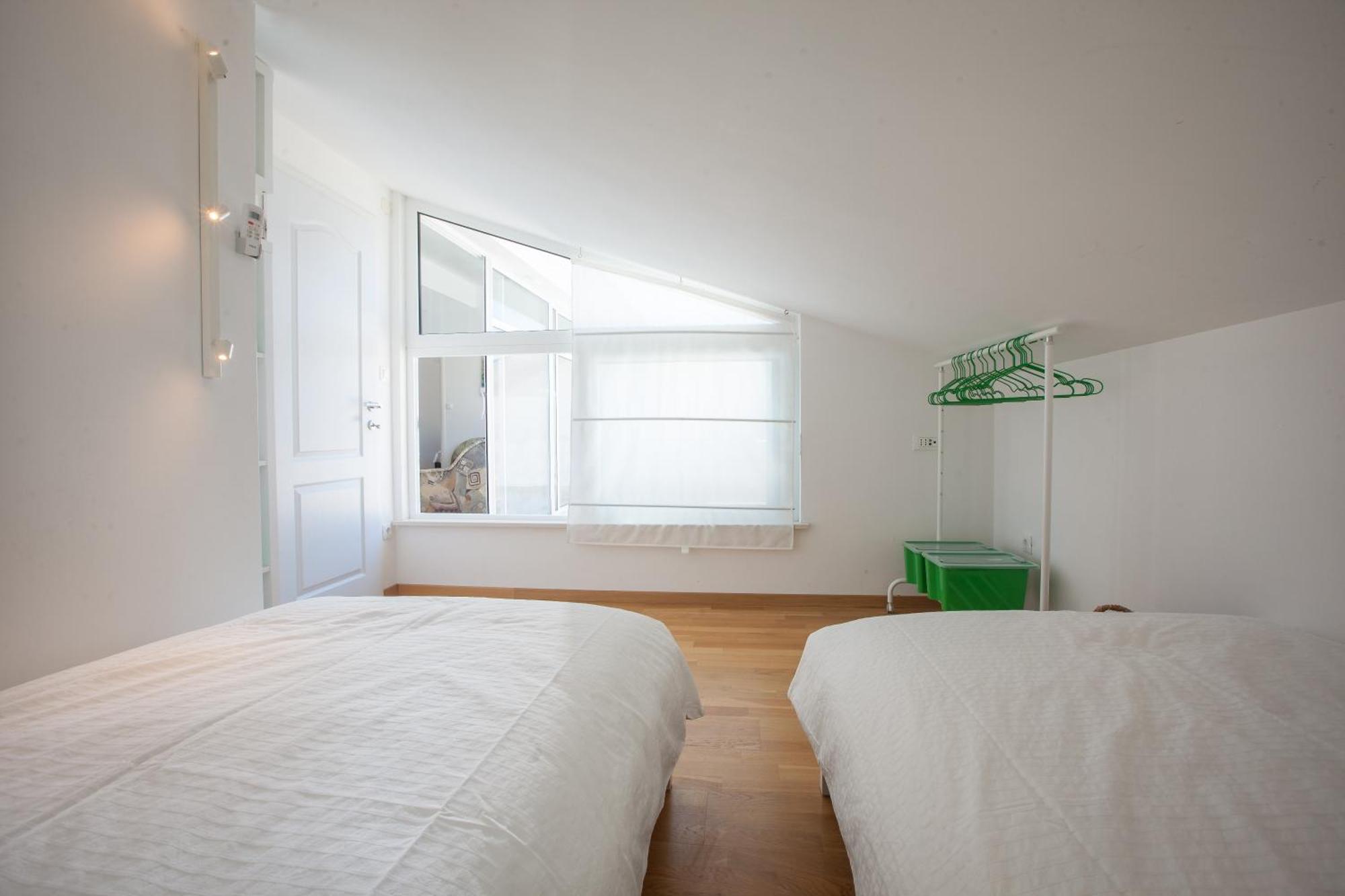 Apartments Leut 80M From The Sea 伯德古拉 客房 照片