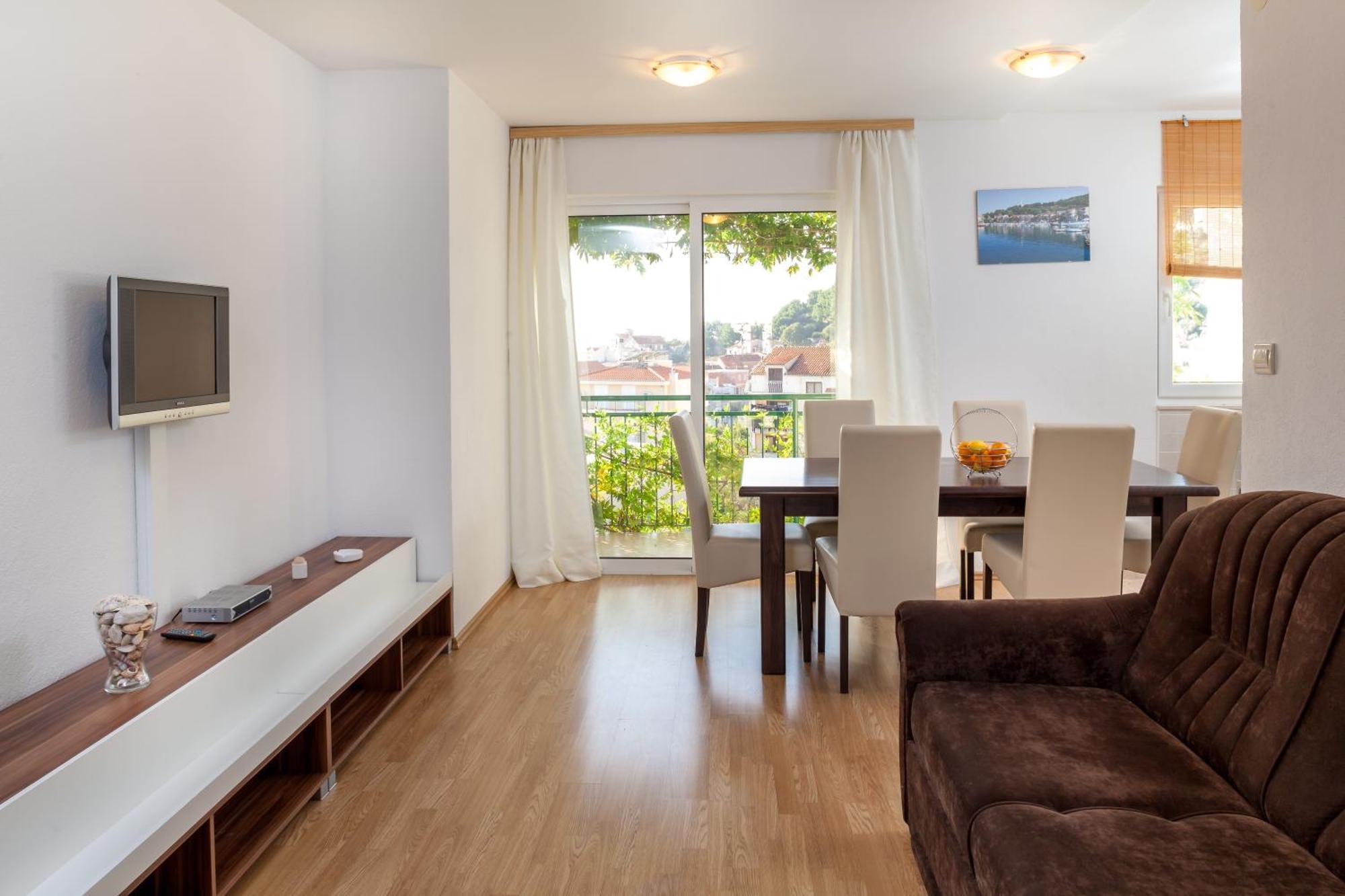 Apartments Leut 80M From The Sea 伯德古拉 客房 照片