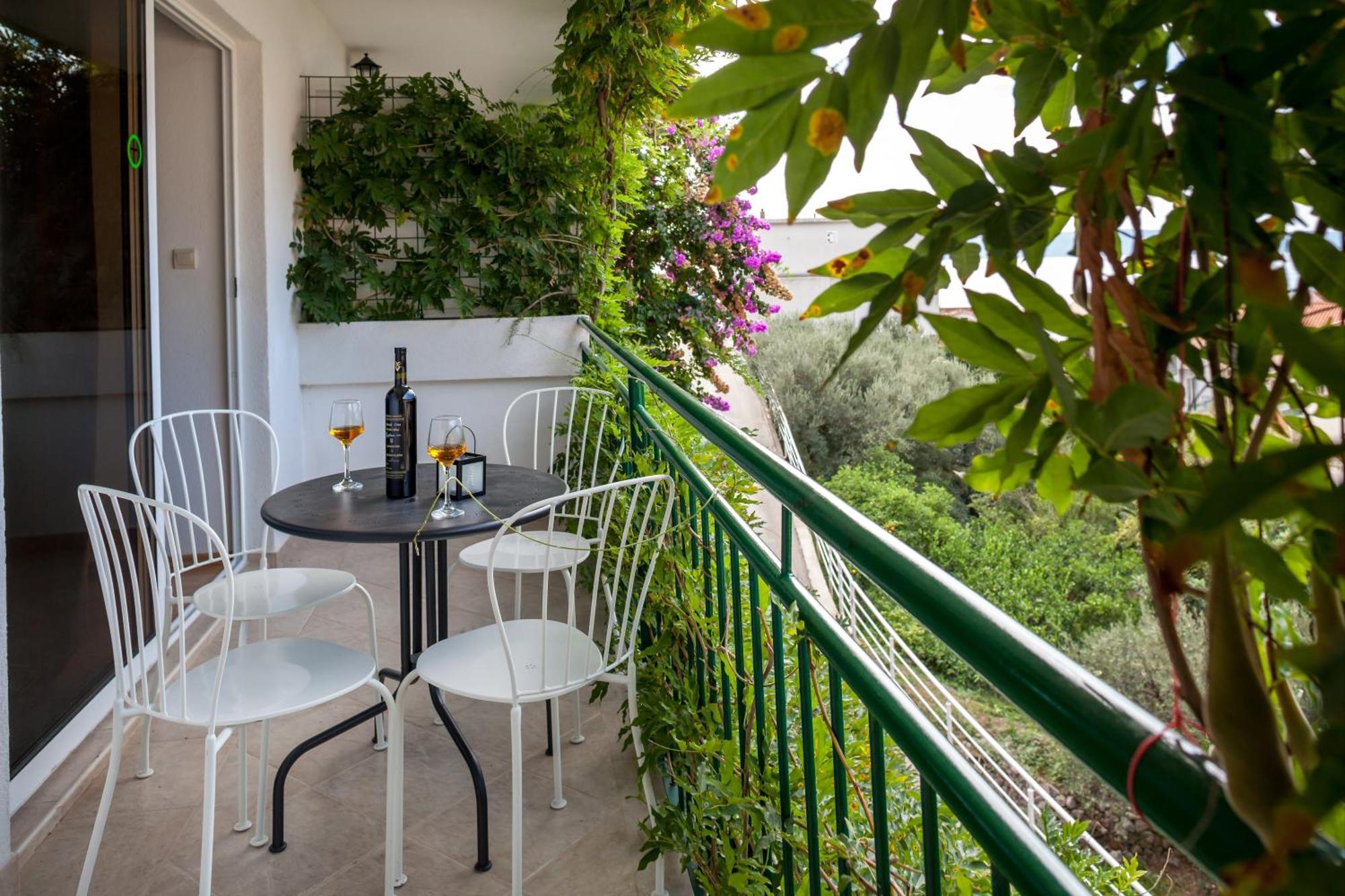 Apartments Leut 80M From The Sea 伯德古拉 客房 照片