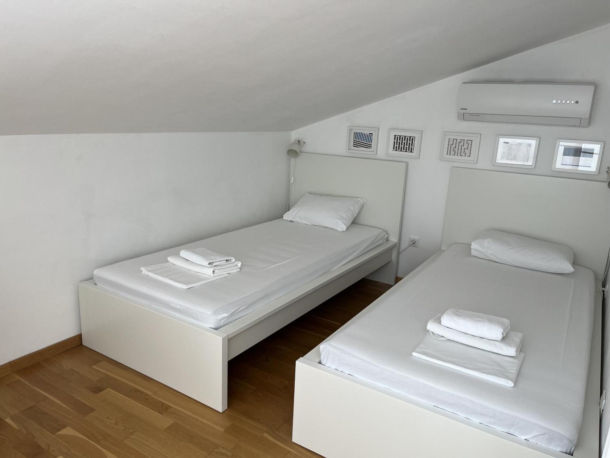Apartments Leut 80M From The Sea 伯德古拉 客房 照片
