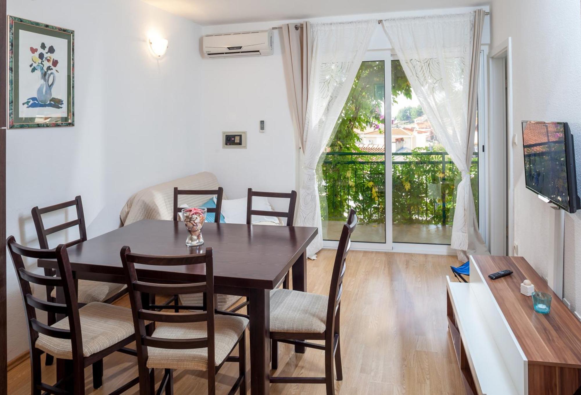Apartments Leut 80M From The Sea 伯德古拉 外观 照片